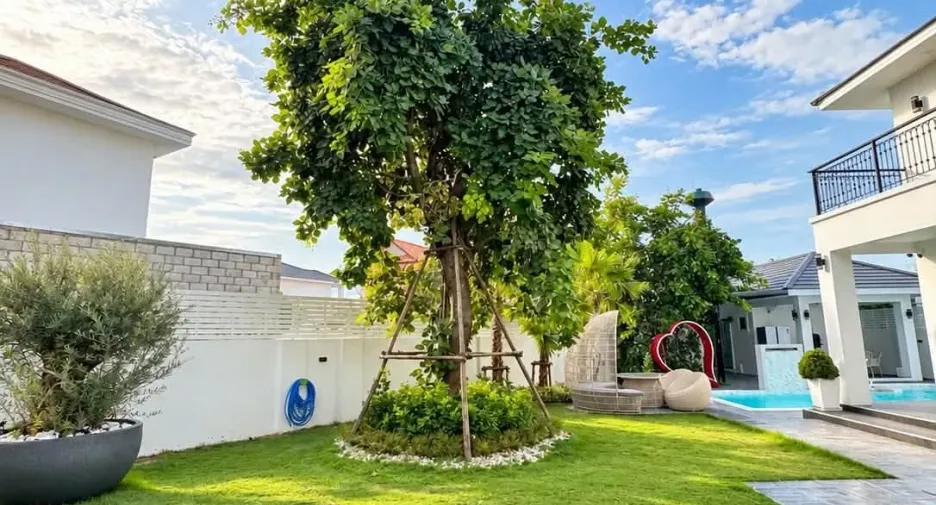 For rent 6 bedrooms villa in Bang Lamung, Chonburi