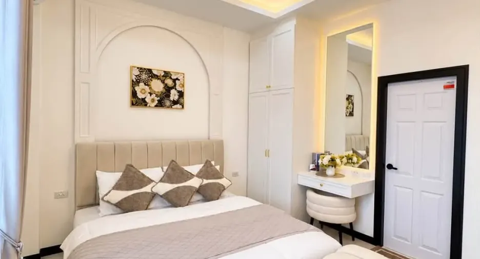 For rent 6 bedrooms villa in Bang Lamung, Chonburi