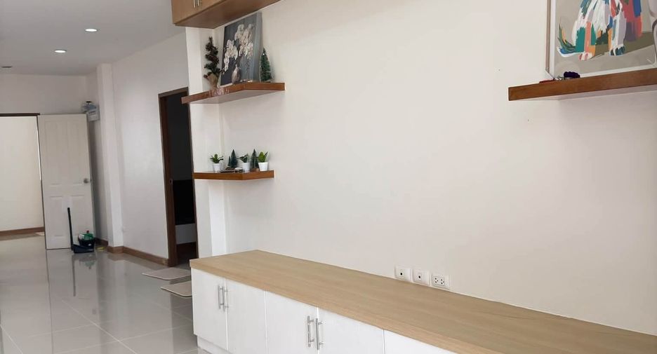 Продажа 4 спальни дом в Сан Саи, Чианг Маи