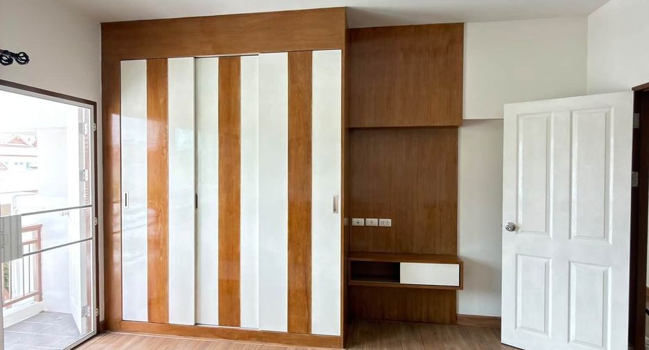 Продажа 4 спальни дом в Сан Саи, Чианг Маи