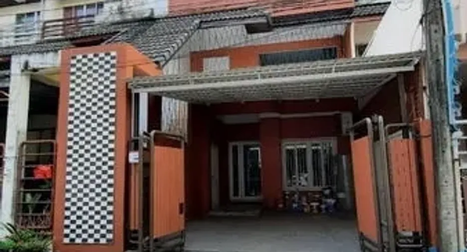 ให้เช่า และ ขาย 5 ห้องนอน ทาวน์เฮ้าส์ ใน สวนหลวง, กรุงเทพฯ