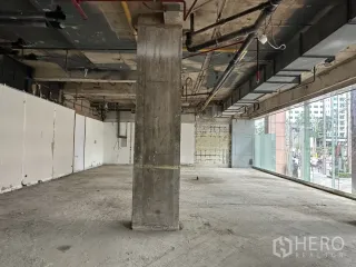 Аренда торговое помещение в Щаттхана, Бангкок