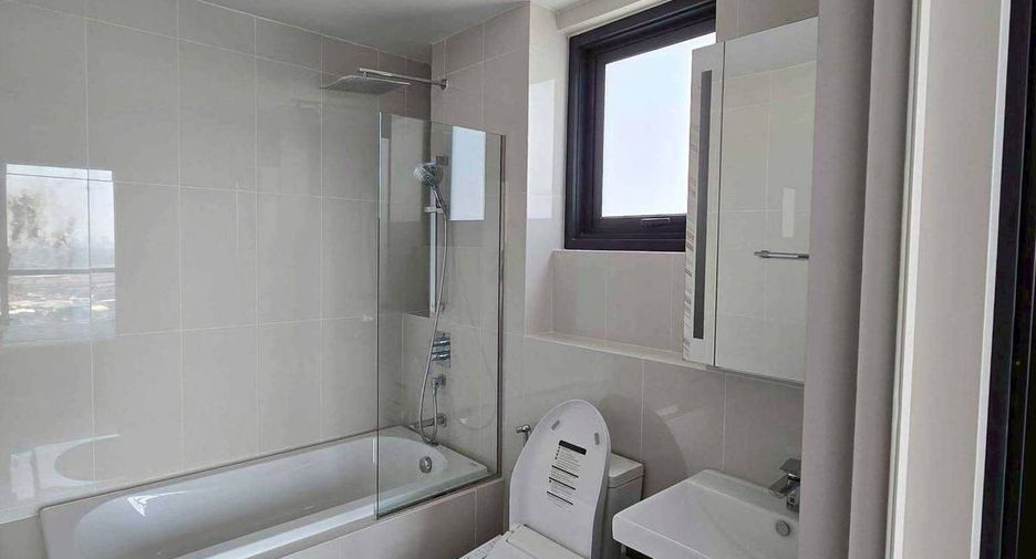 Condo en alquiler y en venta de 2 habitaciones en Khlong Toei, Bangkok