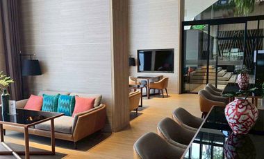 Condo en alquiler y en venta de 2 habitaciones en Khlong Toei, Bangkok