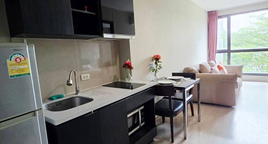 Condo en alquiler de 1 habitaciones en Khlong Toei, Bangkok