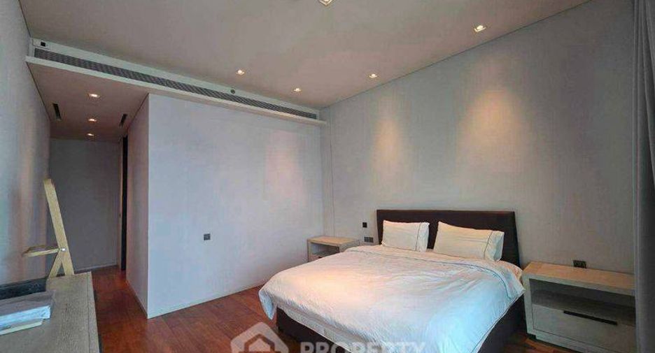 For rent 3 ベッドルーム condo in Khlong San, Bangkok