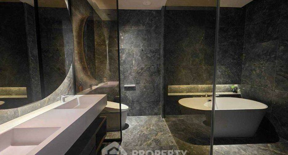 For rent 3 ベッドルーム condo in Khlong San, Bangkok