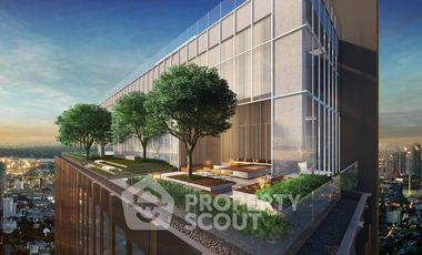 For rent 3 bedrooms condo in Khlong Toei, Bangkok
