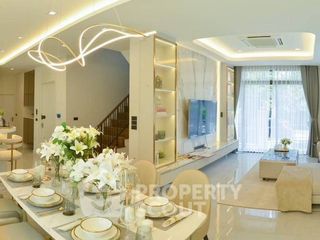 Haus zur Miete und zum Kauf mit 4 Zimmer in Sai Mai, Bangkok