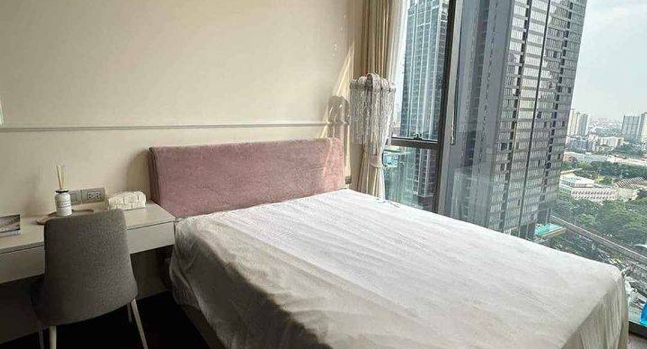 For sale 3 bedrooms condo in Khlong Toei, Bangkok
