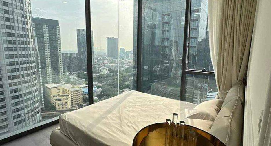 For sale 3 bedrooms condo in Khlong Toei, Bangkok