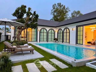 For sale 5 ベッドルーム villa in Bang Lamung, Chonburi