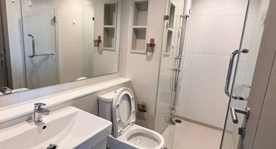 Condo en alquiler y en venta de 2 habitaciones en Huai Khwang, Bangkok