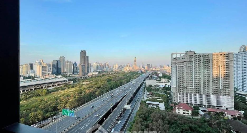 For sale 1 bed condo in Huai Khwang, Bangkok