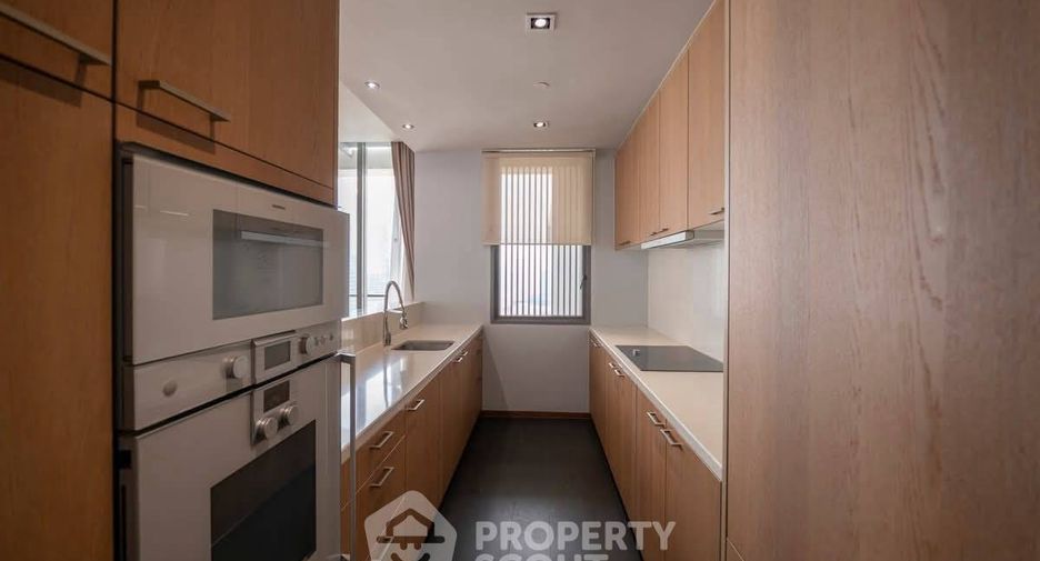 Condo en alquiler y en venta de 3 habitaciones en Sathon, Bangkok