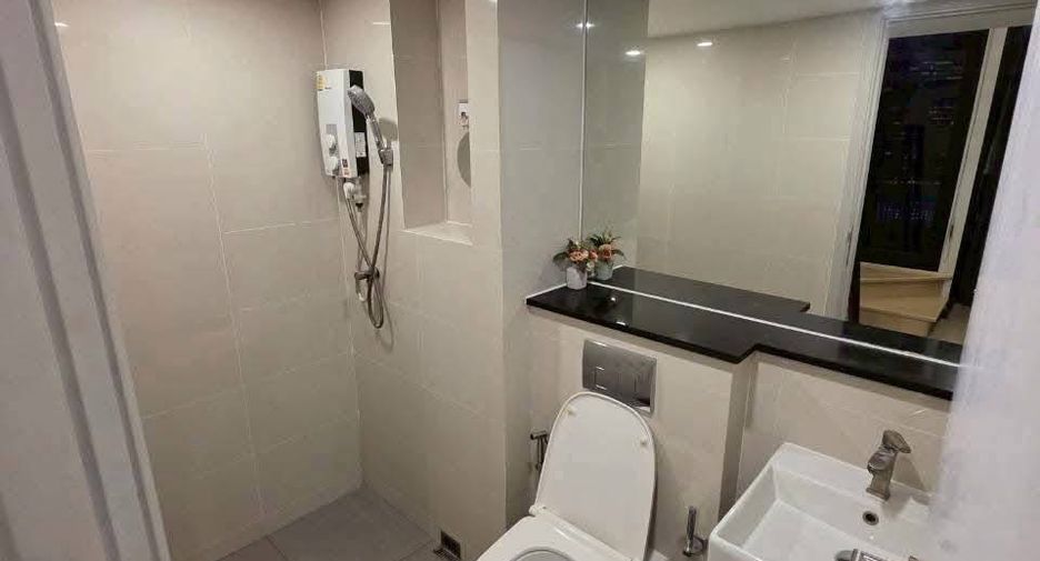 For sale 1 Beds condo in Sathon, Bangkok