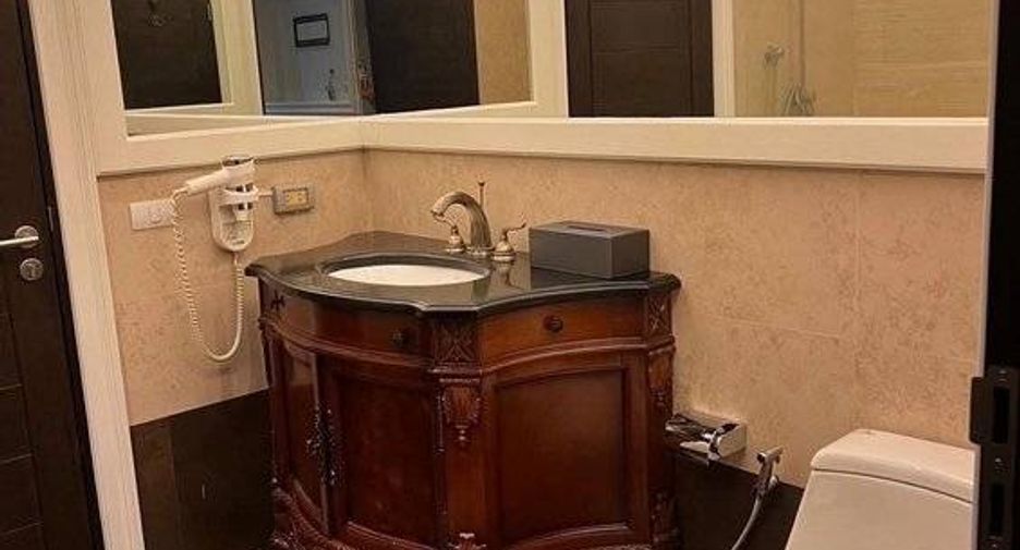 For sale 1 bed condo in Watthana, Bangkok