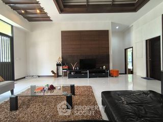 For sale 2 ベッドルーム villa in Bang Lamung, Chonburi