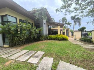 For sale 2 ベッドルーム villa in Bang Lamung, Chonburi