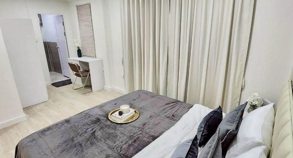 For rent 5 bedrooms house in Din Daeng, Bangkok