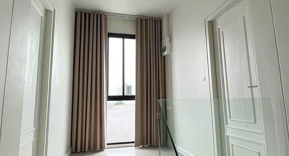 For sale 4 bedrooms townhouse in Chatuchak, Bangkok