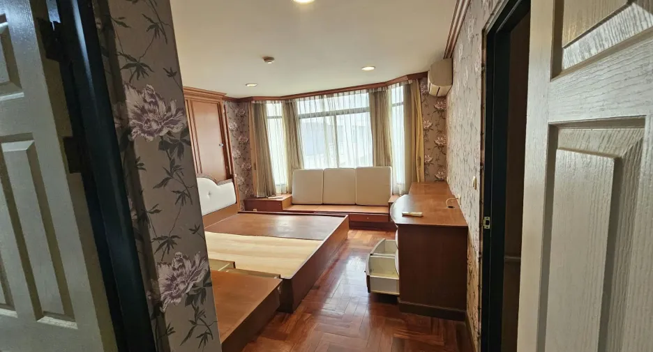 Wohnung zur Miete mit 2 Zimmer in Bang Rak, Bangkok
