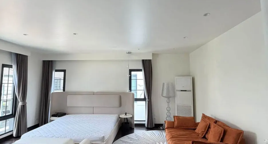 Haus zur Miete mit 5 Zimmer in Khlong Sam Wa, Bangkok