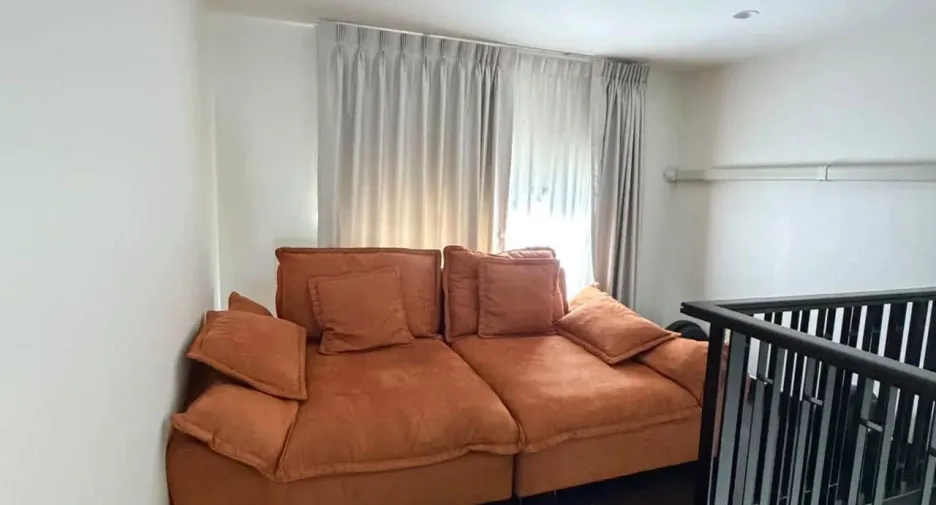 Haus zur Miete mit 5 Zimmer in Khlong Sam Wa, Bangkok