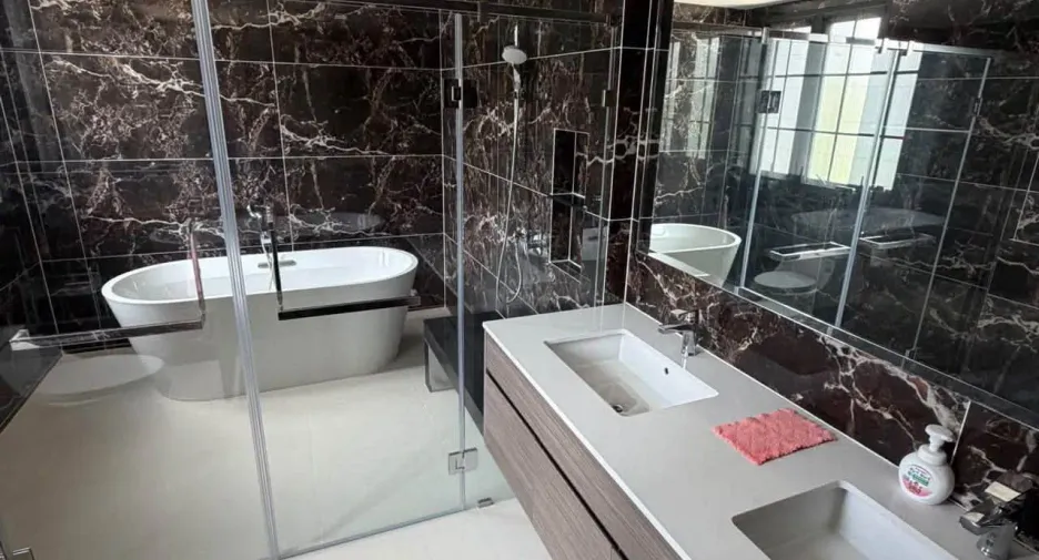 Haus zur Miete mit 5 Zimmer in Khlong Sam Wa, Bangkok