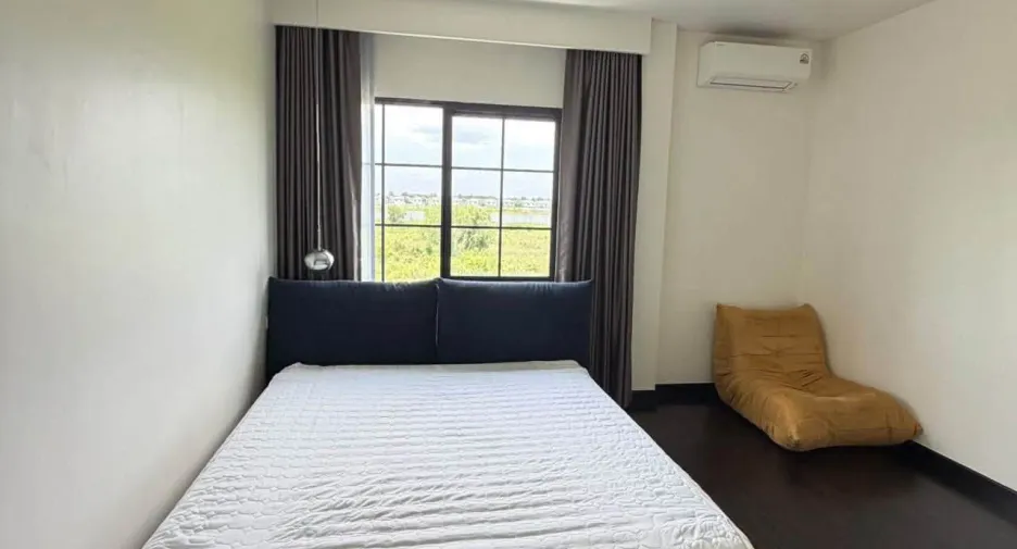 Haus zur Miete mit 5 Zimmer in Khlong Sam Wa, Bangkok
