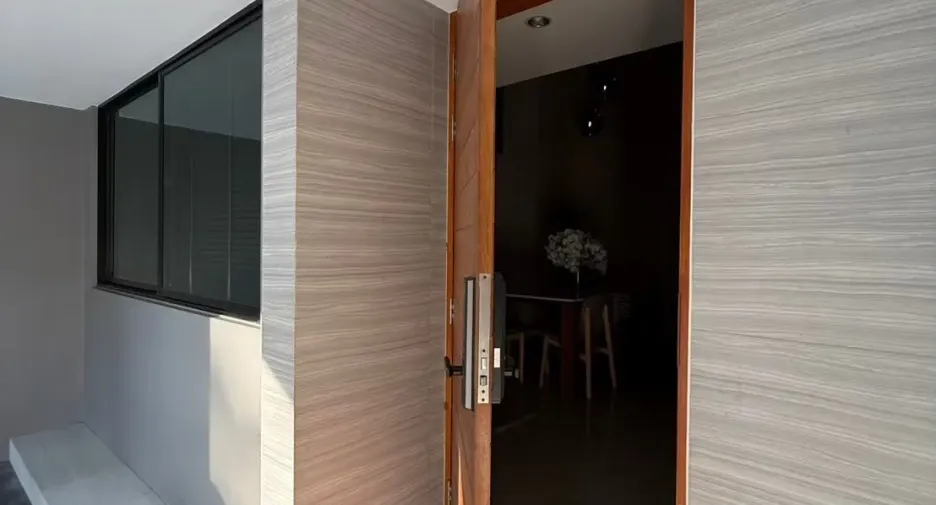 Haus zum Kauf und zur Miete mit 3 Zimmer in Saphan Sung, Bangkok