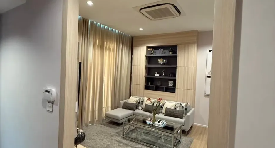 Haus zum Kauf und zur Miete mit 3 Zimmer in Saphan Sung, Bangkok