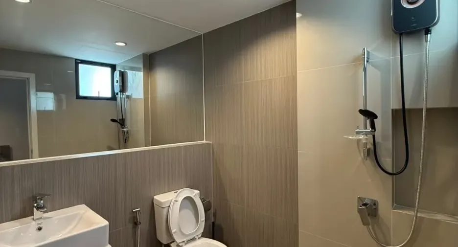 Haus zum Kauf und zur Miete mit 3 Zimmer in Saphan Sung, Bangkok