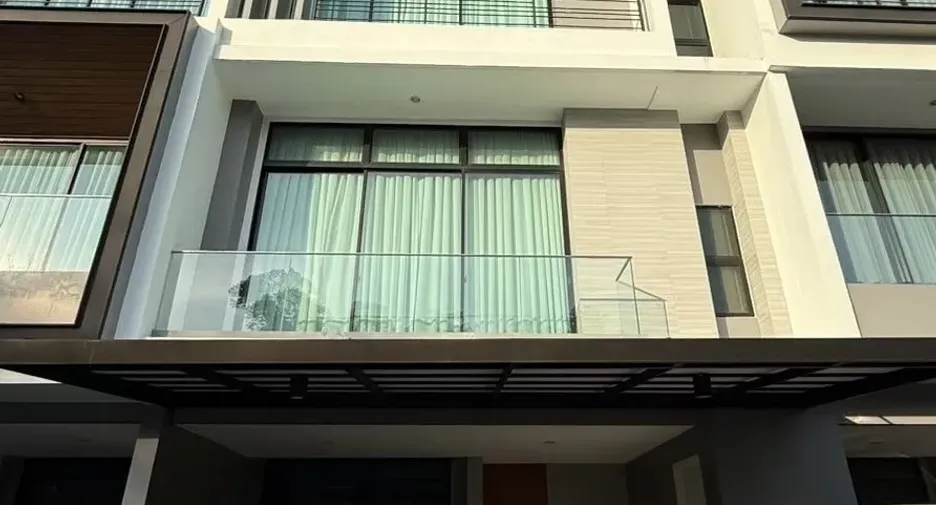 Haus zum Kauf und zur Miete mit 3 Zimmer in Saphan Sung, Bangkok