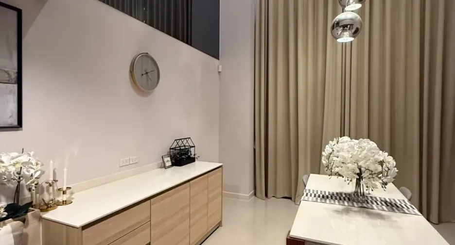 Haus zum Kauf und zur Miete mit 3 Zimmer in Saphan Sung, Bangkok