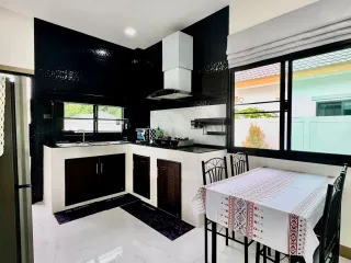 For rent 3 bedrooms house in Mueang Chiang Mai, Chiang Mai