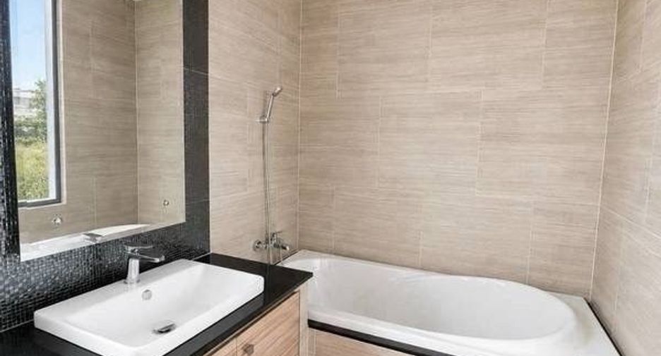 For sale 5 bedrooms house in Bang Phli, Samut Prakan