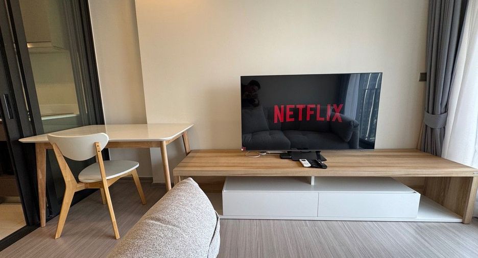 For sale 1 bed condo in Huai Khwang, Bangkok