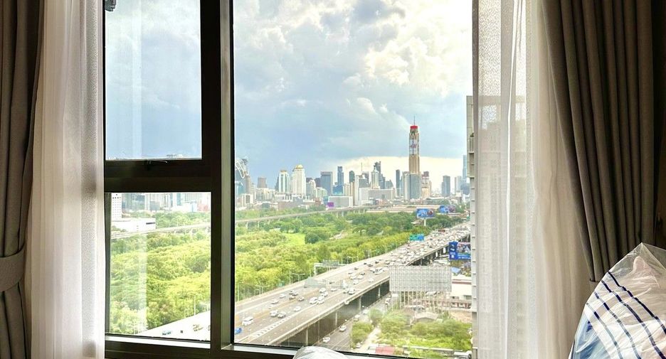 For sale 1 bed condo in Huai Khwang, Bangkok