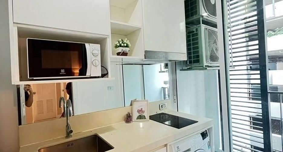 Condo en alquiler de 1 habitaciones en Bang Na, Bangkok