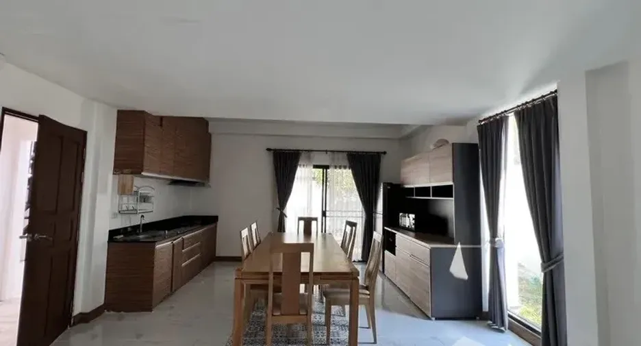 For rent 3 bedrooms house in Mueang Chiang Mai, Chiang Mai