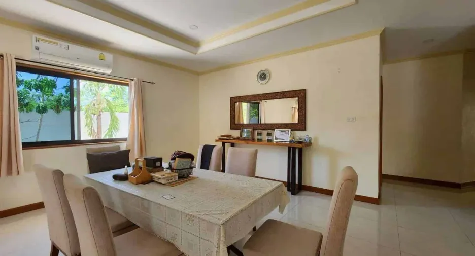 For sale 4 bedrooms villa in Hua Hin, Prachuap Khiri Khan