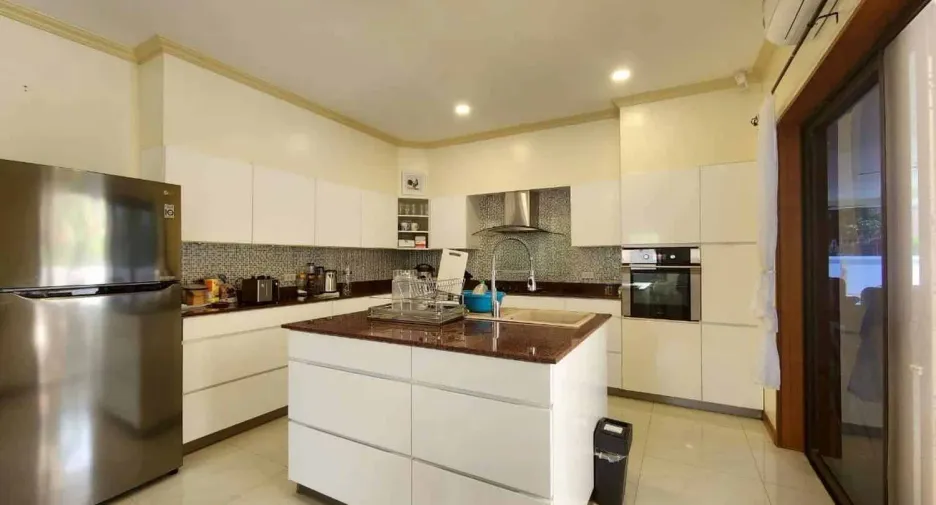 For sale 4 bedrooms villa in Hua Hin, Prachuap Khiri Khan