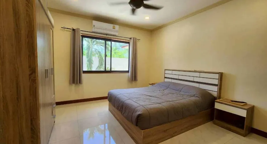 For sale 4 bedrooms villa in Hua Hin, Prachuap Khiri Khan