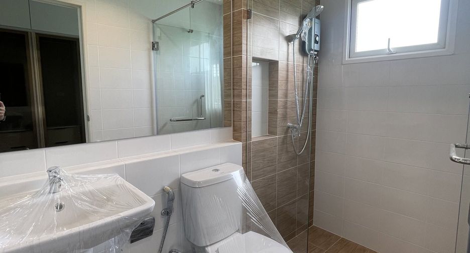 Haus zur Miete mit 3 Zimmer in Bang Phli, Samut Prakan