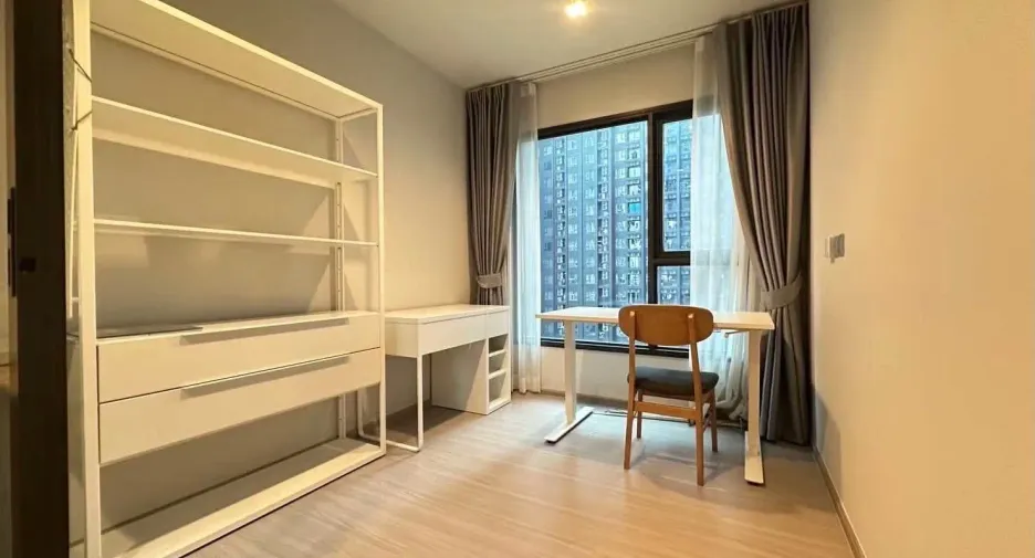 Condo en alquiler de 1 habitaciones en Huai Khwang, Bangkok