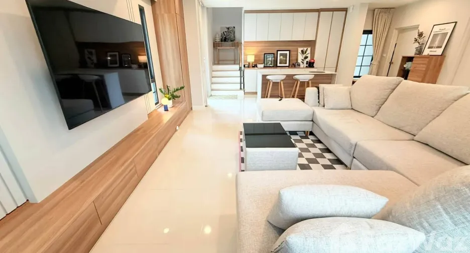 Haus zur Miete mit 4 Zimmer in Bang Phli, Samut Prakan