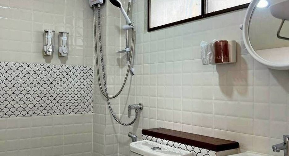 Haus zur Miete mit 5 Zimmer in Mueang Chiang Mai, Chiang Mai