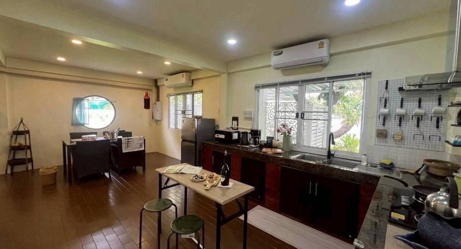 Haus zur Miete mit 5 Zimmer in Mueang Chiang Mai, Chiang Mai