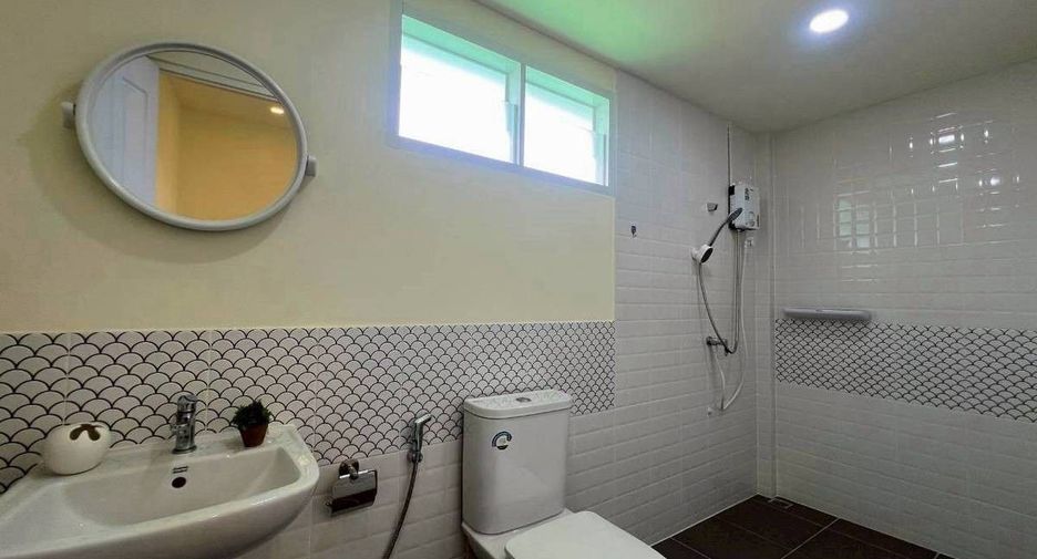Haus zur Miete mit 5 Zimmer in Mueang Chiang Mai, Chiang Mai